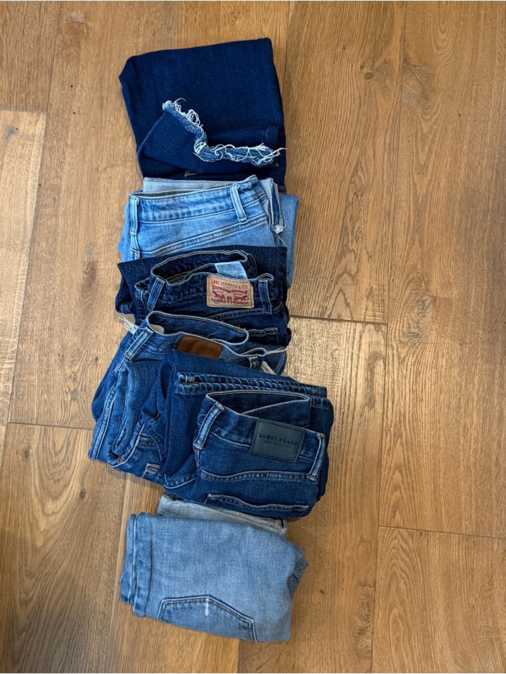 Women's Straight Leg Jeans - Blue Wash